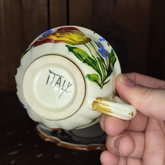 Italian Pottery Cup and Saucer Set - Picture 8 of 11